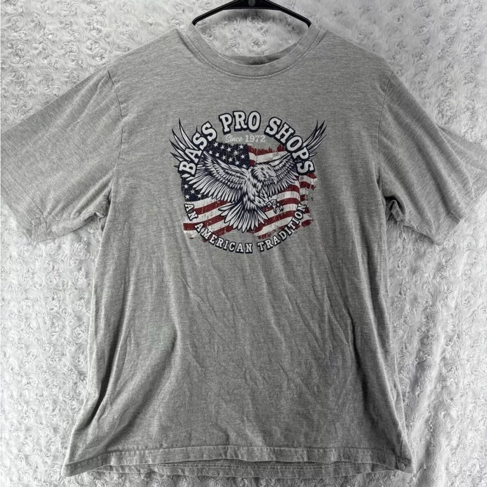Bass Pro Shop American Tradition Eagle USA Flag Graphic T-Shirt Size Medium Gray